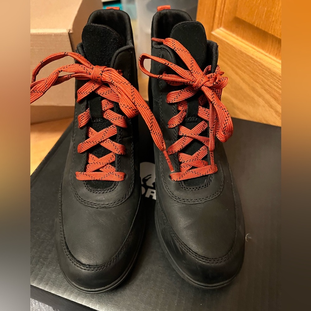 Sorel Evie sport lace size 8 black